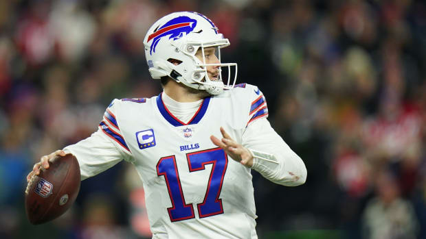 Josh Allen de Bills ante Patriots
